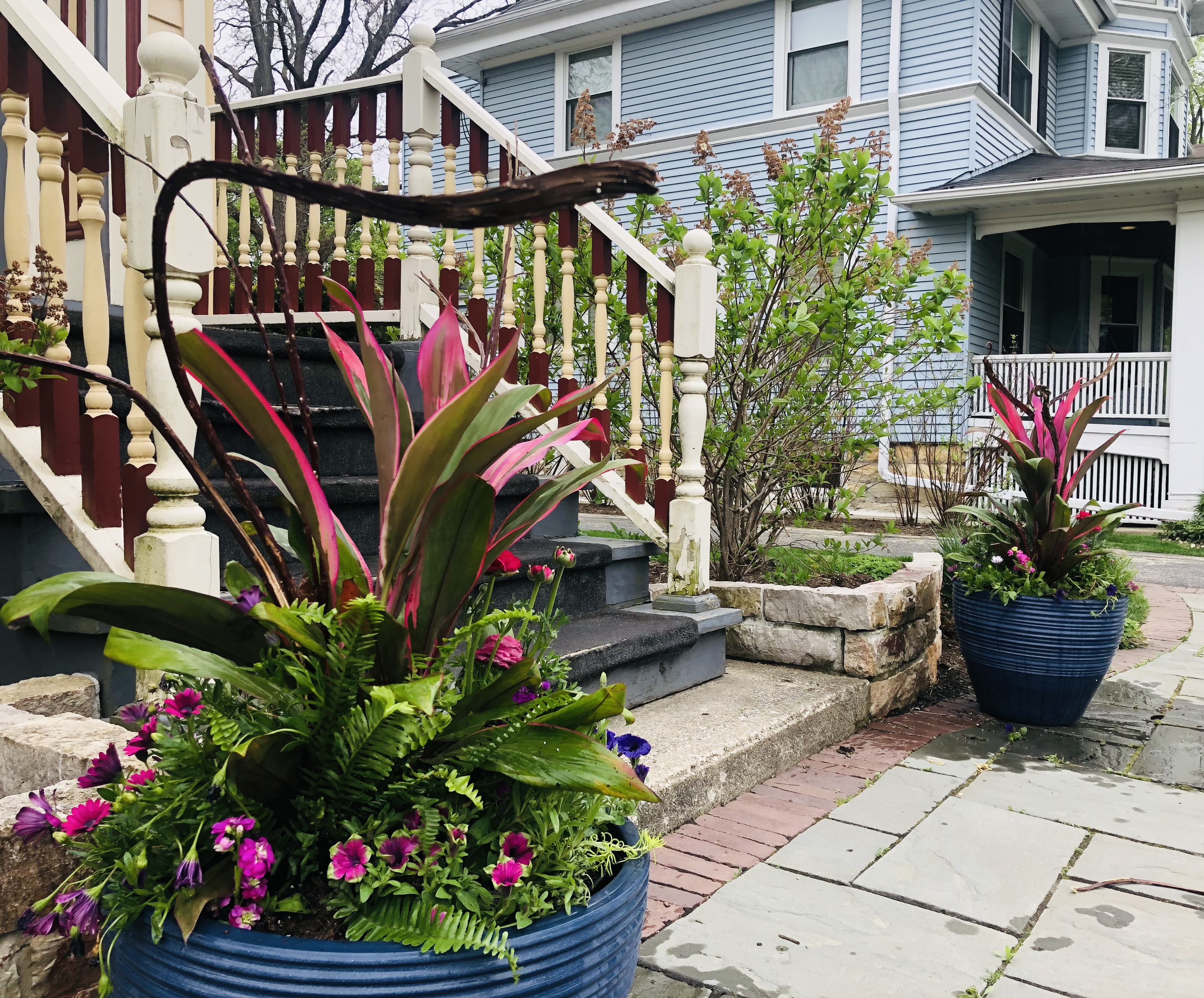 Spring seasonal planter